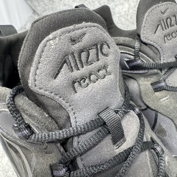 Nike Air Max 270 React Shoes Mens Size 13 Triple Black Oil Training C13866-003 - Picture 2 of 12